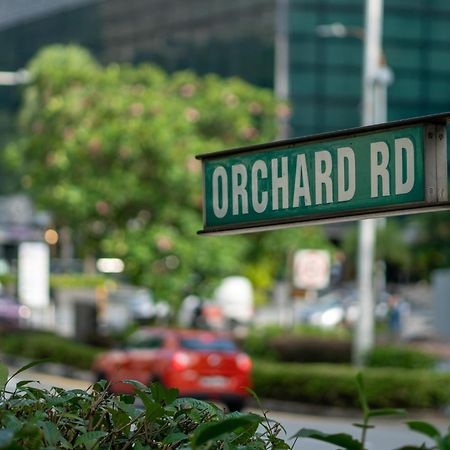 Hotel Royal Plaza On Scotts Singapur Exterior foto Orchard Road street sign