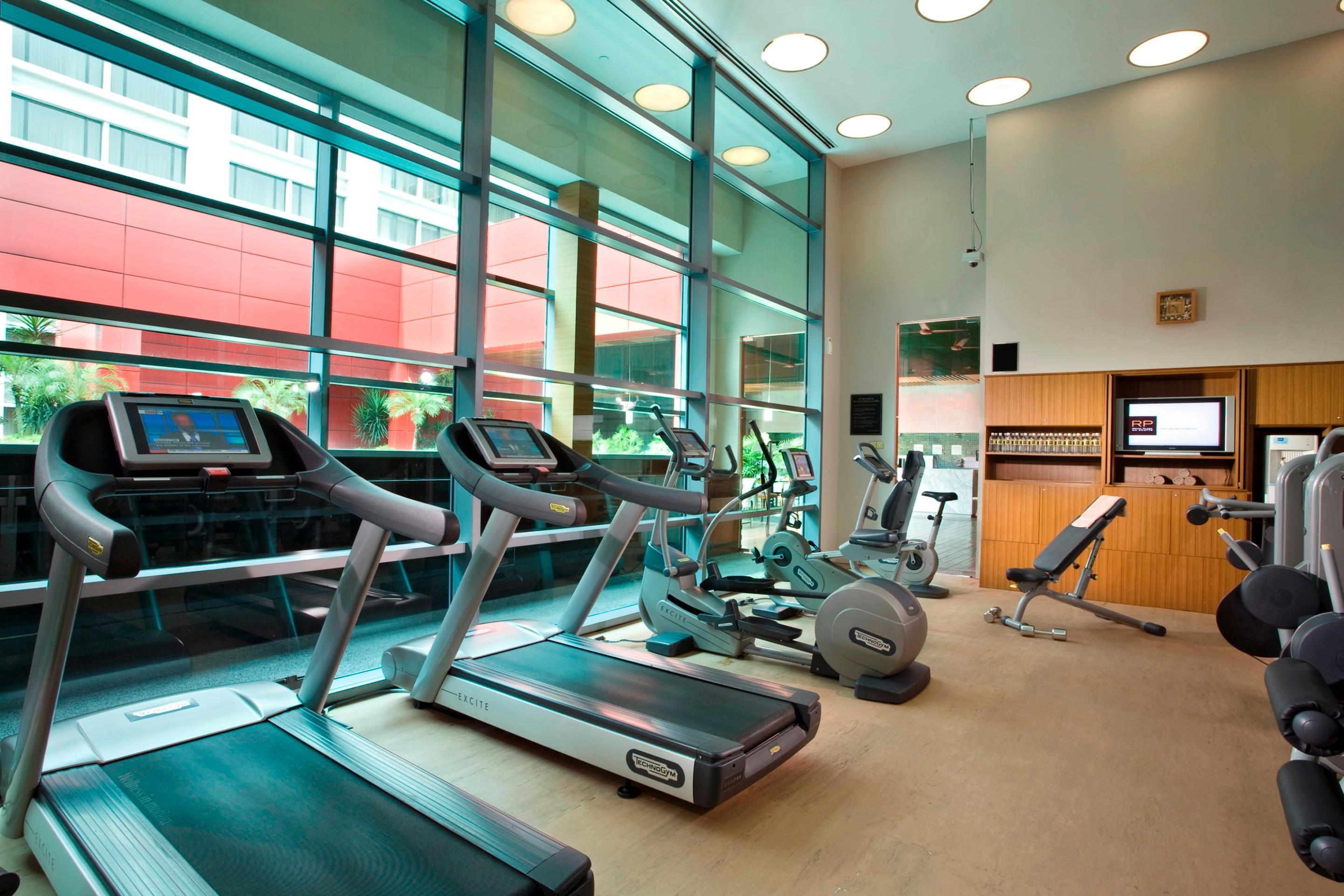 Hotel Royal Plaza On Scotts Singapur Exterior foto The gym at the InterContinental London The O2