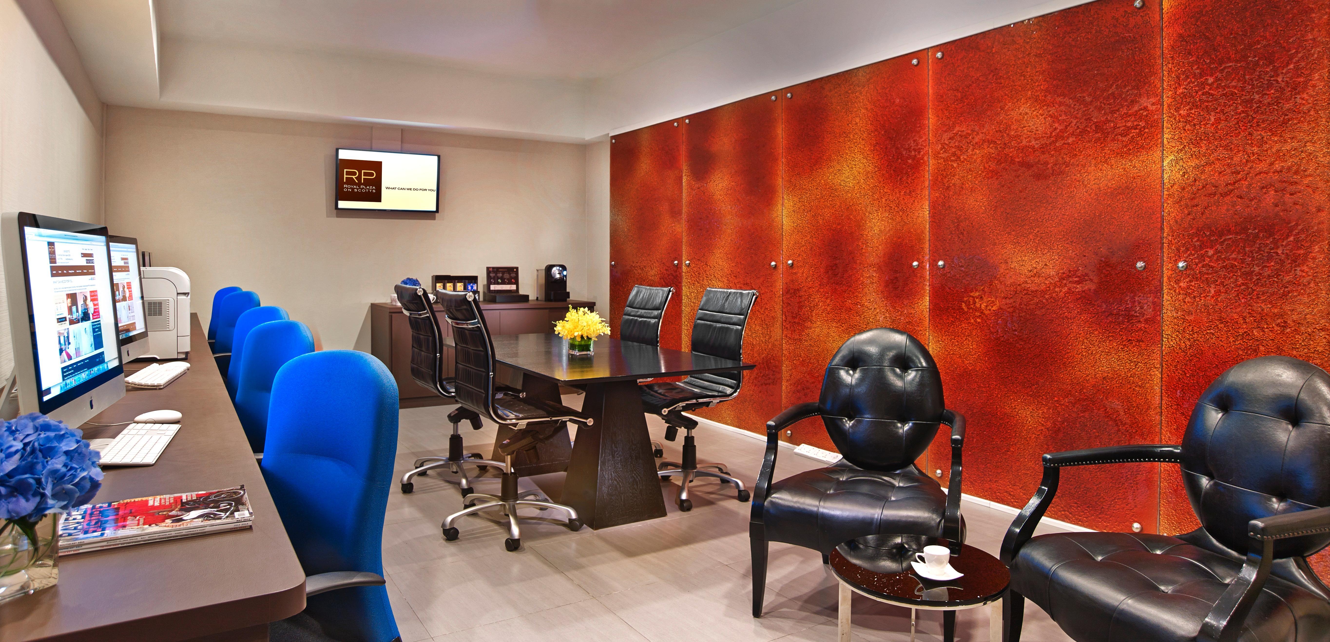 Hotel Royal Plaza On Scotts Singapur Exterior foto The RP office in London