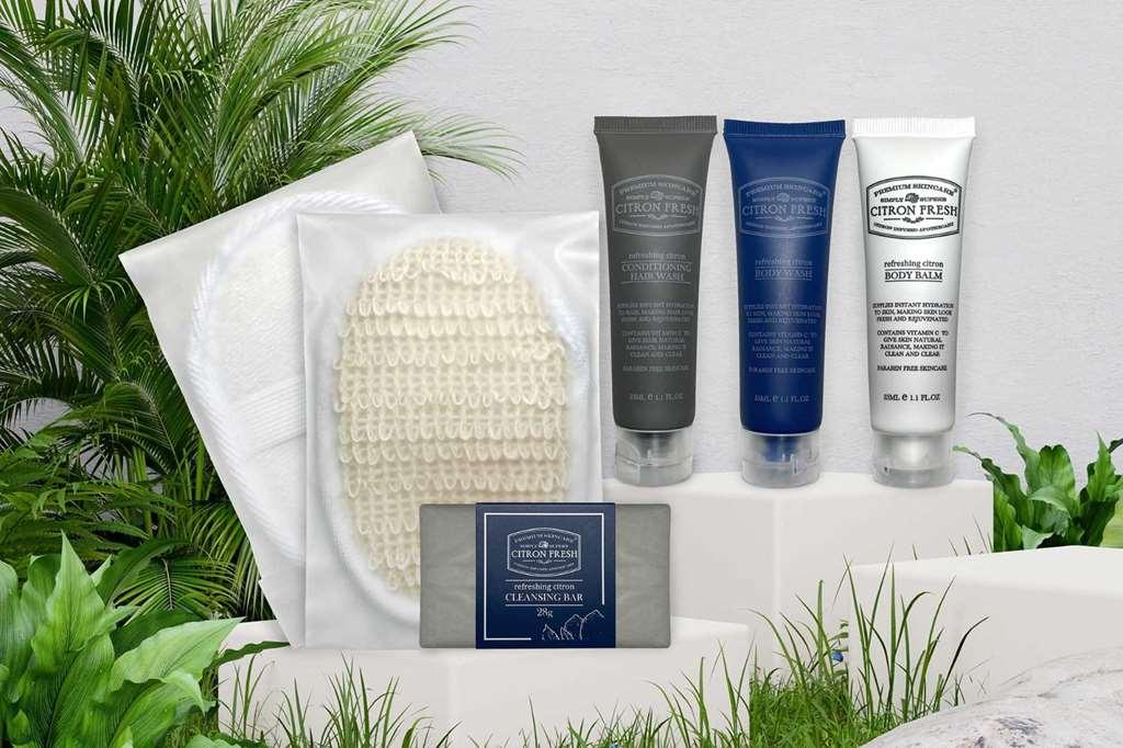 Hotel Royal Plaza On Scotts Singapur Exterior foto A selection of spa products