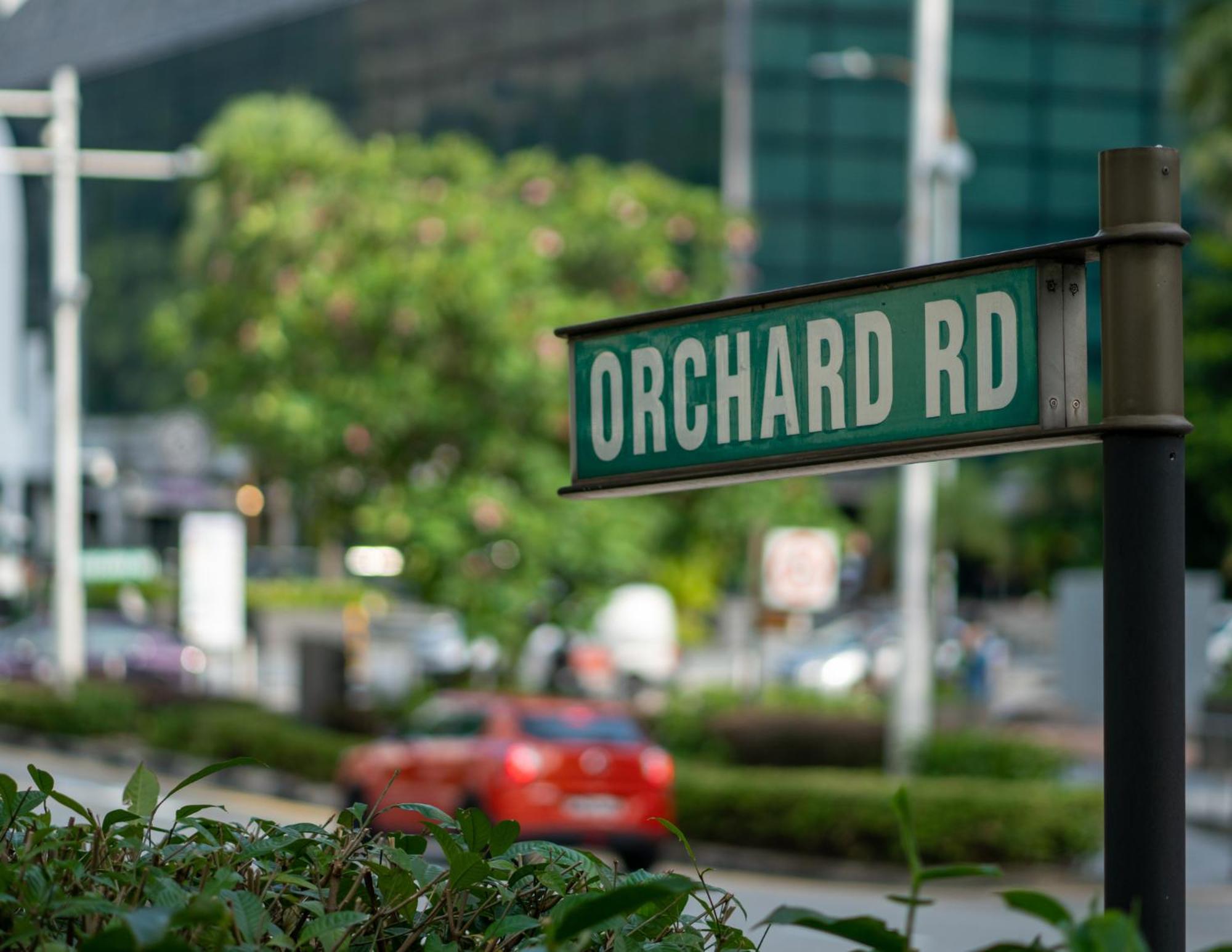 Hotel Royal Plaza On Scotts Singapur Exterior foto Orchard Road street sign